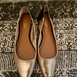 Gold and Black Pointed Toe Flat